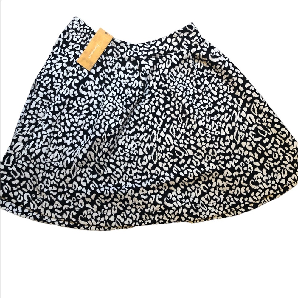 Host Pick Francesca’s Black and White Textured A-Line Honey Punch Skirt